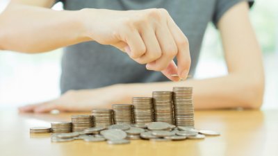 Всяка трета нефинансова фирма върви надолу