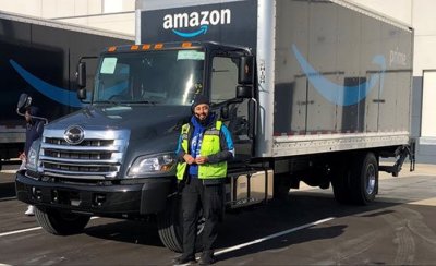 За Коледа: Amazon нае 150 000 работници в САЩ, плаща до $3000