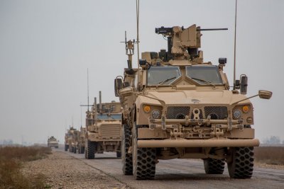 САЩ изпращат два военни конвоя в Сирия