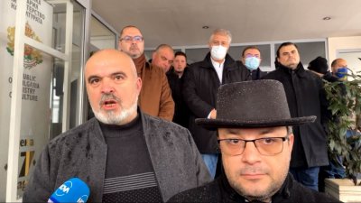 Тома Биков плаши Минеков, ако пипне централата на ГЕРБ