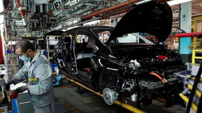 "Рено" ще съкрати по-малко от планираното свои служители до 2024 г.