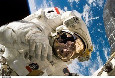 Русия праща японски милиардер в космоса