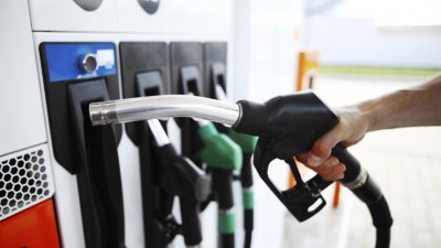 Горивата тръгнаха леко надолу