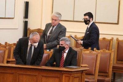 Премиерът Янев: Икономиката е добре, независимо от ниския растеж