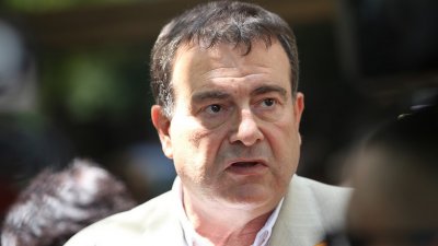 Уволнен зам.-министър: Кацаров е виновен, че няма тестове