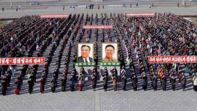 Не е смешно: Северна Корея забрани смеха в памет на Ким Чен-ир