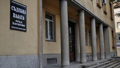 Бузестия остава в ареста