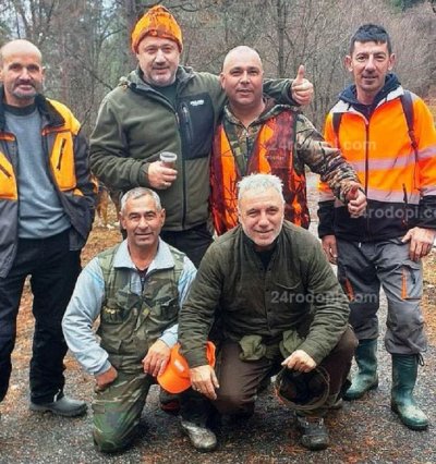 Христо Стоичков пуца глигани в Родопите