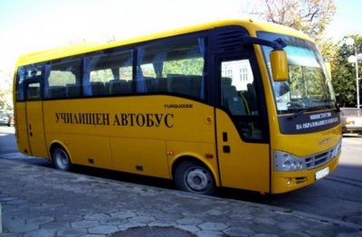 Училищните автобуси вече могат да се движат в бус лентите, прие СОС