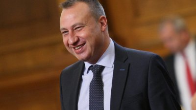 Бивш депутат от ГЕРБ пратил кола на Горанов, за да го спаси на границата
