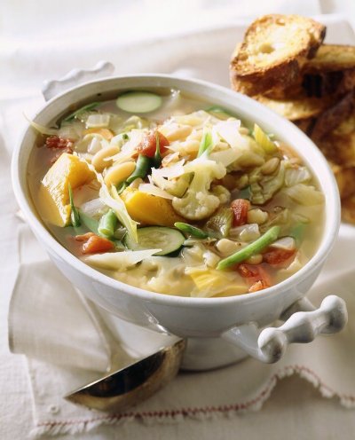 Бъдни вечер с Lupa.bg: Бобена супа с карфиол, тиквички и тиква