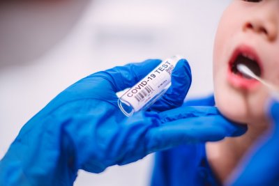 Тестването на учениците ще продължи и след коледната ваканция