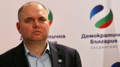Владислав Панев: Гласуваният мораториум върху цените на тока е печелене на време