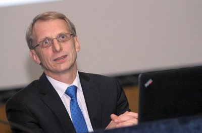 Учителските заплати скачат с 13,5% догодина?