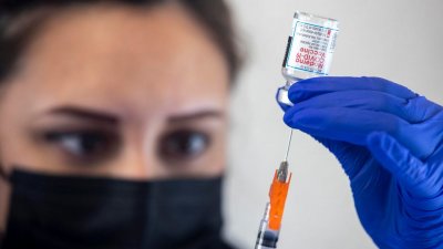 Опашки от желаещи да се ваксинират в навечерието на Новата година