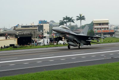 ВВС на Тайван с учения за прехващане на китайски самолети
