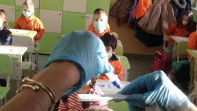 МОН: 178 са учениците с коронавирус след ваканцията