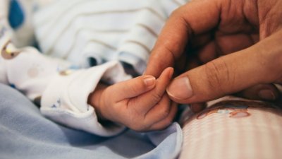 Шокиращо: Губим по 6 родилки годишно, държавата не знае точните цифри