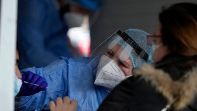 В Гърция 9 от 10 пациенти с коронавирус са заразени с „Омикрон“