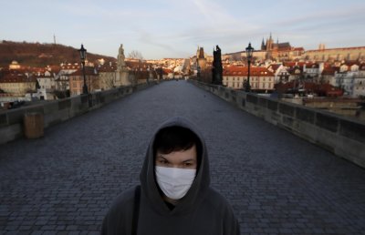 Чехия съкрати от 14 на 5 дни карантината за болни от ковид хора
