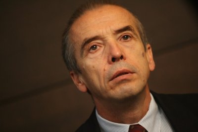 Мангъров: Сертификатите са опасни и ненужни