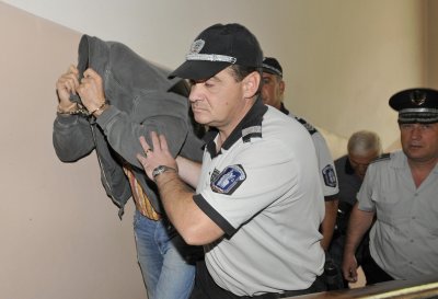 Дават на съд рецидивист с 12 присъди за убийство с кол във Вършец