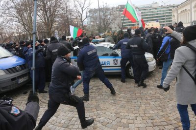 Проф. Радка Аргирова: Днешният протест е престъпно безумие!