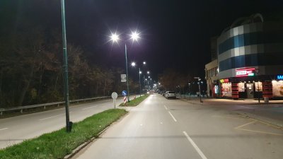 Уличното осветление минава на режим