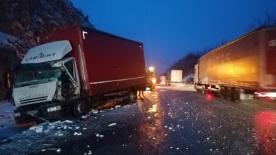 Катастрофа с 3 тира на Прохода на Републиката