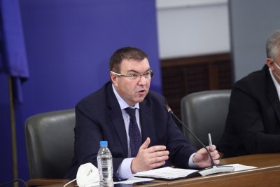 Проф. Ангелов: В Народното събрание е безотговорно, натъпкани сме като сардели!