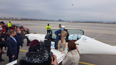 В София кацна околосветска пътешественичка
