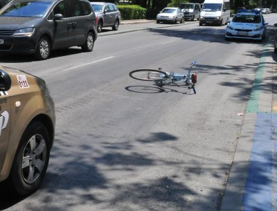 Шофьор удари колоездач в Благоевград