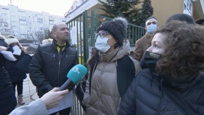 Протест за директорския пост на столична забавачка стигна до размирици
