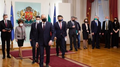 Всички от КСНС при президента са под карантина, само Вигенин не