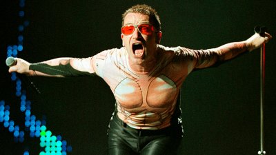 ИЗТРЕЩЯВАНЕ: Боно го е срам от U2