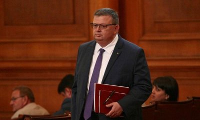 Цацаров казва, че депутат на ГЕРБ критикува проверяващи го за пране на пари
