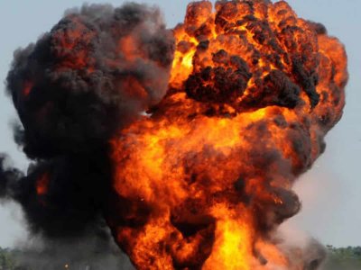 Бунтовници взривиха три танкера с гориво в Абу Даби