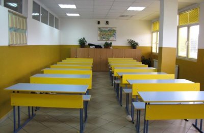 Учители на бунт срещу директор на гимназия в Петрич