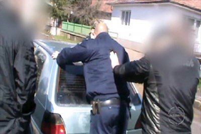 Две ченгета спипани с подкуп в София
