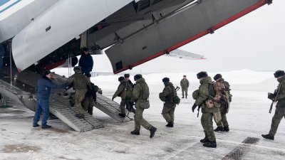 Последните руски миротворци се изтеглиха от Казахстан