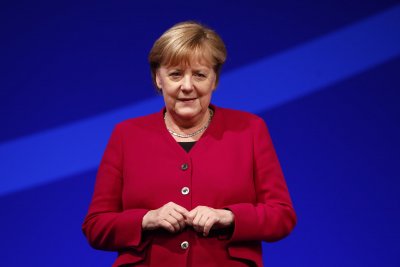 Ангела Меркел отказа и поста почетен председател на партията си