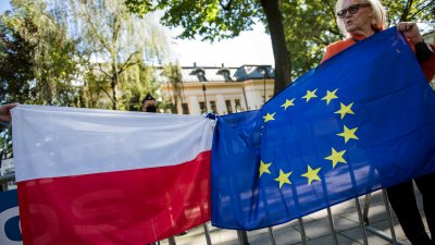 ЕК официално "покани" Полша да плати 70 млн. евро глоба