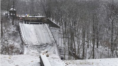 Мост в Питсбърг се срути преди визитата на Байдън