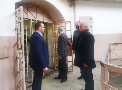 Заместник министърът на правосъдието Емил Дечев бе днес на работно посещение
