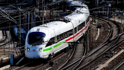 Влак в Сърбия вече се движи с над 200 км в час