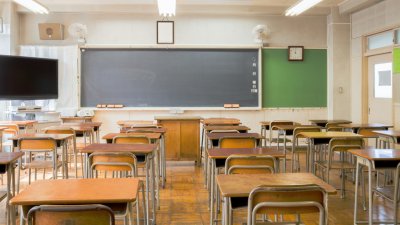 Пандемията отнесе 203-ма учители