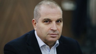 Гроздан Караджов: Освободената шефка на "Автомагистрали" създала схемата с ин хаус поръчки