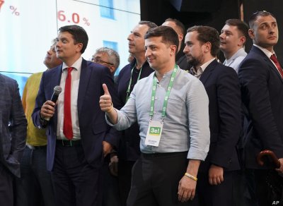Партията на Зеленски е първата в историята с еднолично управление