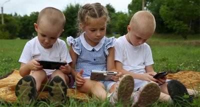 Откриха шокиращ ефект на смартфоните върху децата