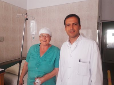 Хирург в "Пирогов" спаси пациентка с тумор, определена с мигрена в Англия